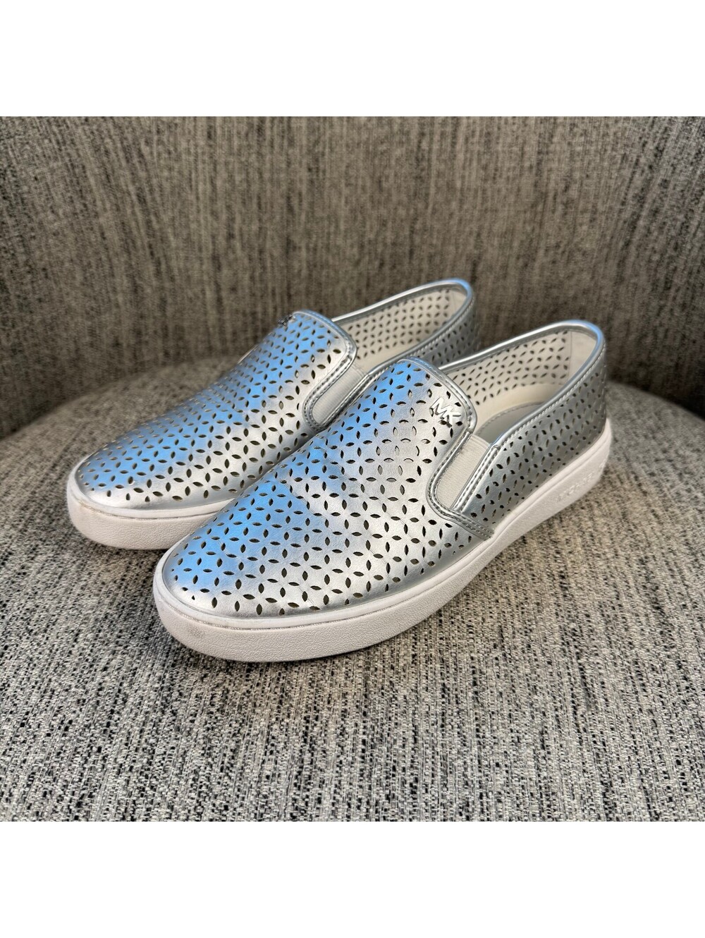 Michael Kors Ophelia Womens 8 Silver Metallic Perforated Slip-On Sneakers